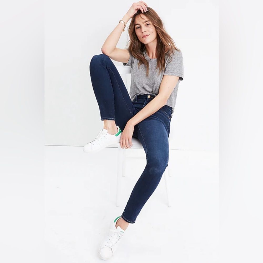 Madewell Dark Wash 10 Inch High Rise Skinny Jeans - Picture 3 of 11